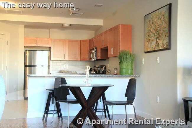 Building Photo - 632 Massachusetts Ave Unit #313