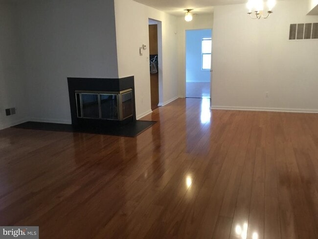 Photo - 110 Lowell Ct Unit 3