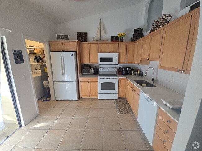 Building Photo - 402 Lakewood Ct Rental