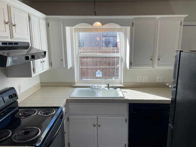 Photo - 1901 E Lindsey St