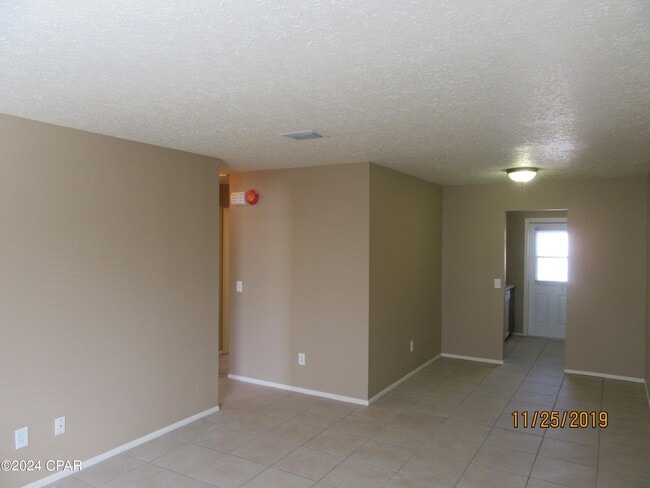 Photo - 1104 W 19th Ct Unit F