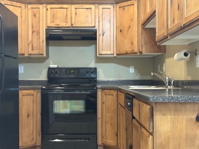 Photo - Maples LLC Unidad 143