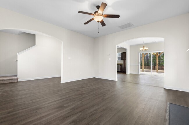 Photo - Evans Crossing