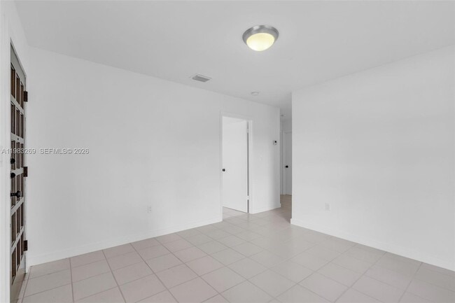 Photo - 3572 SW 25th St