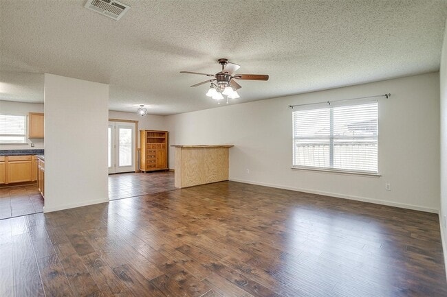 Photo - 1604 Withers Way