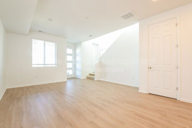 Photo - 9681 Truckee St