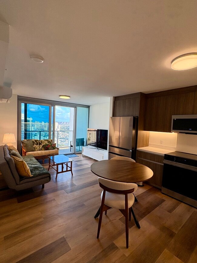 Photo - 1515 Liona St Unit #3605