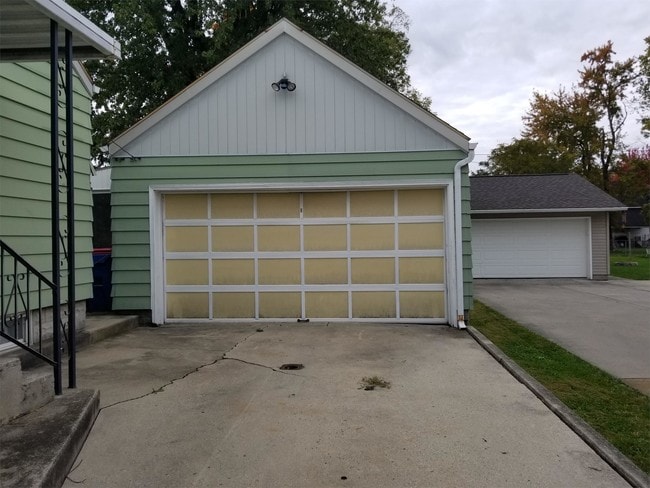 Photo - 711 E 5th St