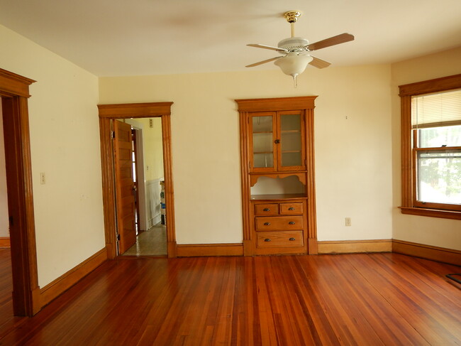 Dining Room - 51 Quaker Ln S Apartamentos Unidad 2n floor