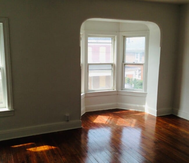 Photo - Spacious 3 bedroom 1 Bath - York City SD