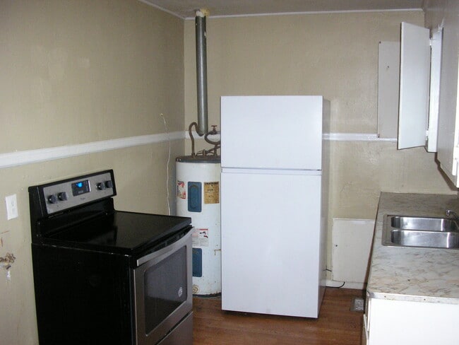 Photo - 1637 Johnson Dr