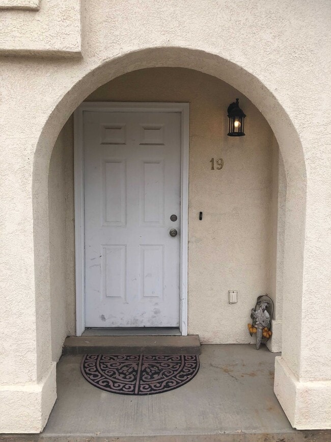 Unit 19 - 99 N 1850 W #19