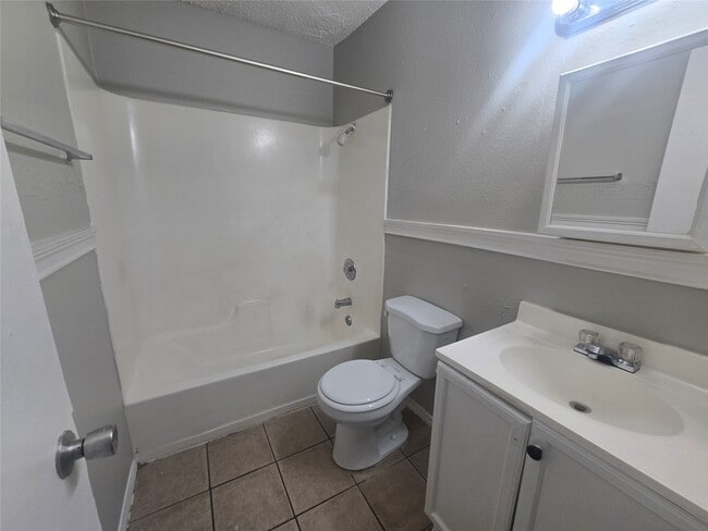 Photo - 911 Avenue K Unit 9