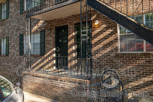 Photo - 2020 High School Rd Unidad Apt E