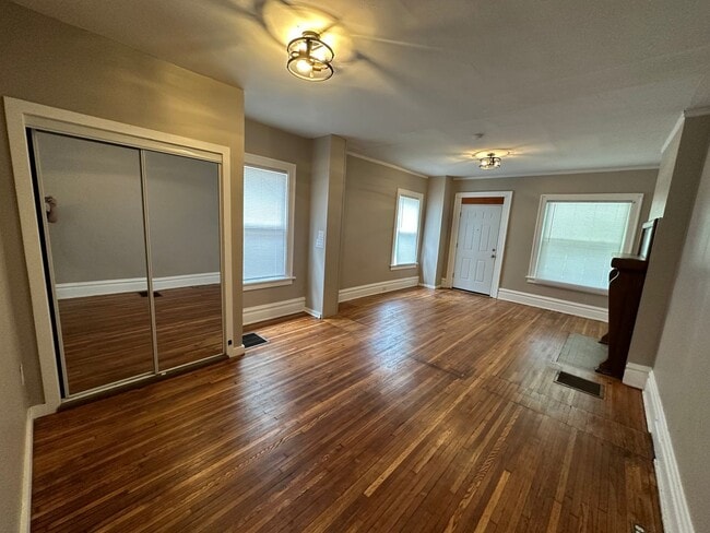 Photo - E 18th Ave 323-325 CR Unit 323