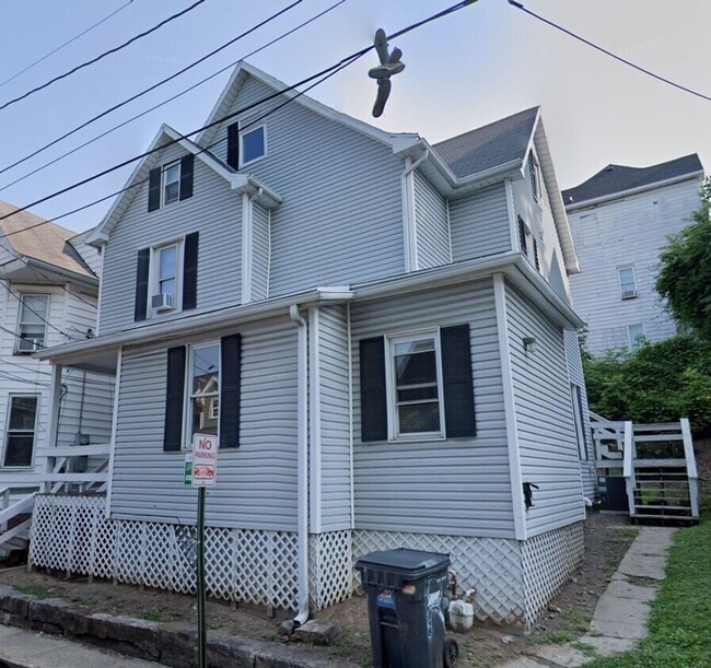 Building Photo - 409 Forest Ave Unit 409-A