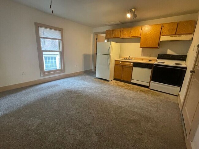 Photo - 517 W Maple Ave