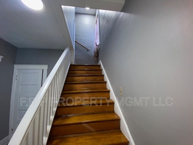 Photo - 15041 Coram St