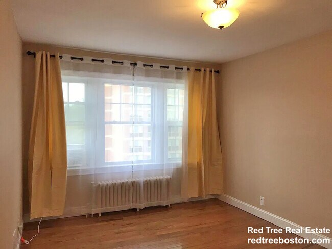 1999 Commonwealth Ave Unit 31