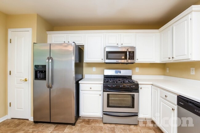 Photo - 6610 Waveland Dr