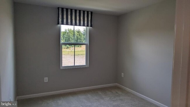 Photo - 433 Old Potomac Church Rd