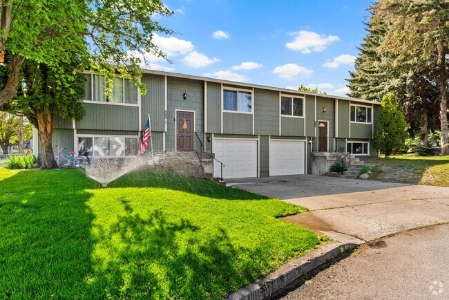 Building Photo - 2715 N Whipple Ct Rental