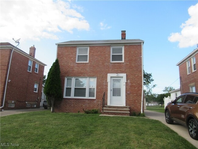 Building Photo - 39 Eldred Ave Rental