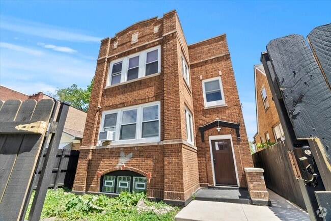Building Photo - 6239 S Seeley Ave Rental