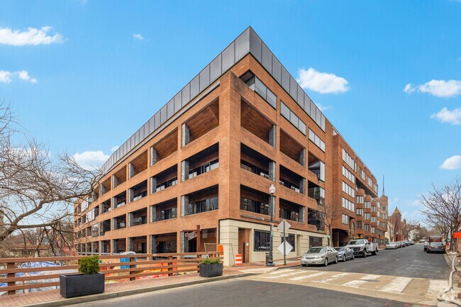 1111 30th St NW - Oxford at Georgetown