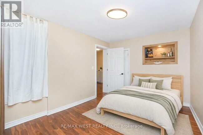 Photo - 237 Vaughan Rd Unité 2nd