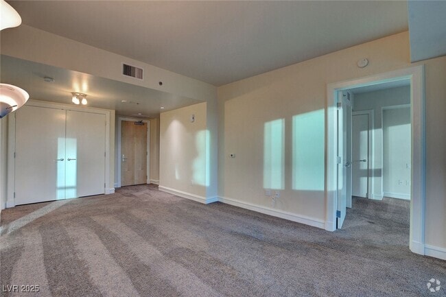 Building Photo - 2700 S Las Vegas Blvd Unit 607 Rental