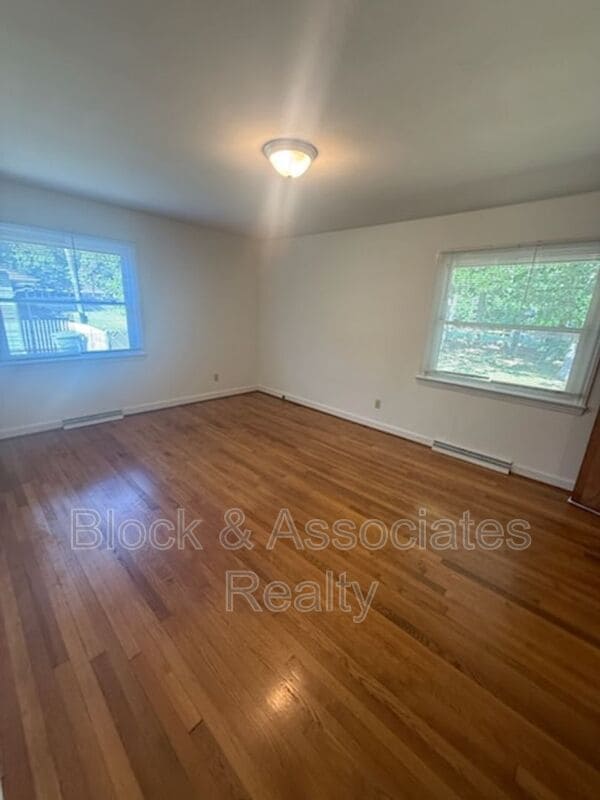 Photo - 1723 Brook Dr
