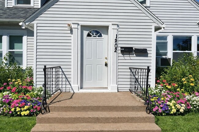 Photo - 1202 S 11th Ave Unidad Upper