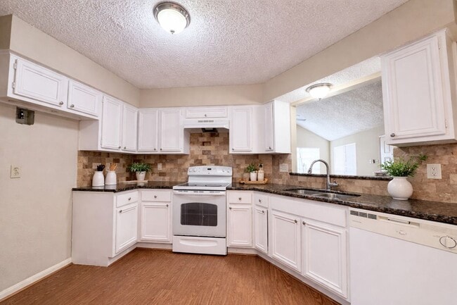 Photo - 3511 Palm Grove Dr