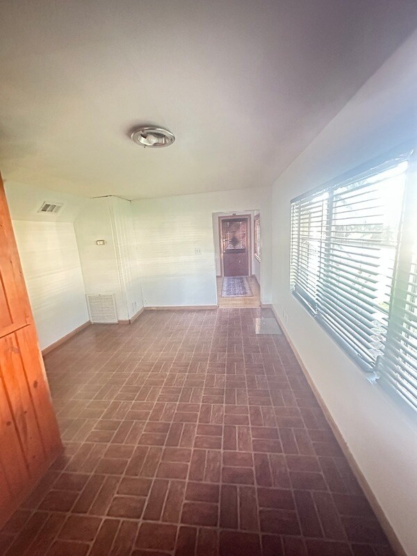 Photo - 3209 Albert St