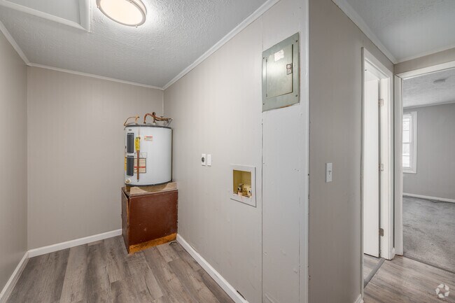 2BR, 1BA - 865SF - Utility Room