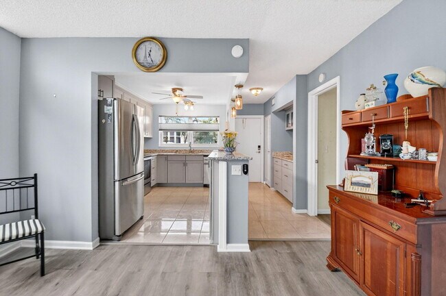 Photo - 2016 S Federal Hwy Unit E309