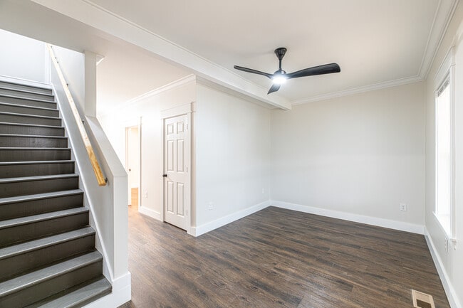 Photo - 1287 E Harper Ave