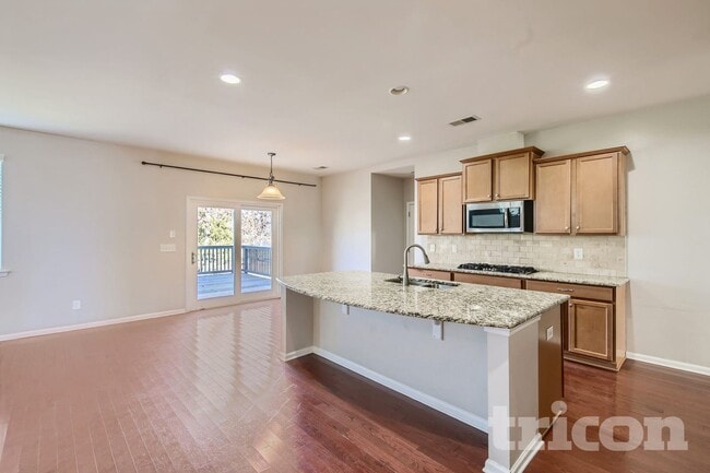 Photo - 1212 Screech Owl Rd