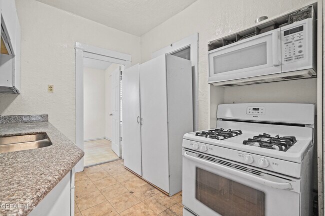 Photo - 1307 N Ochoa St