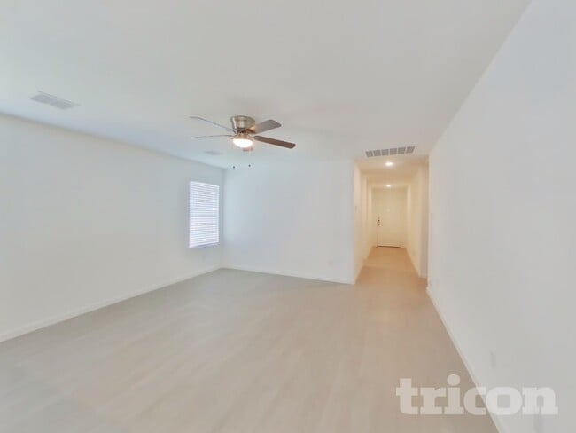 Photo - 806 Ginkgo Wy