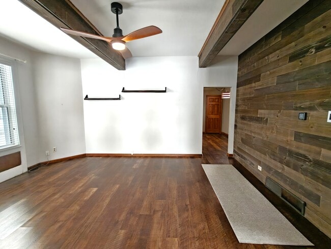 Photo - 1011 E Grand Ave