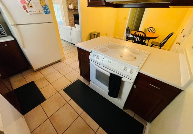 Photo - 240 SE Sandia Way