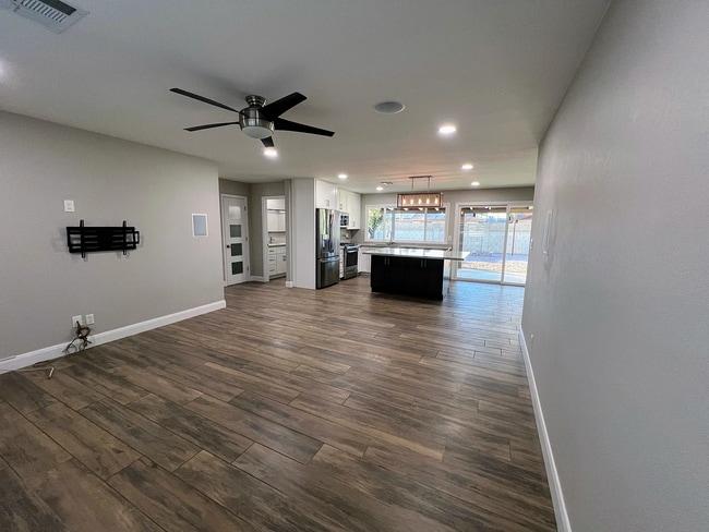 Photo - 2508 E Loyola Dr