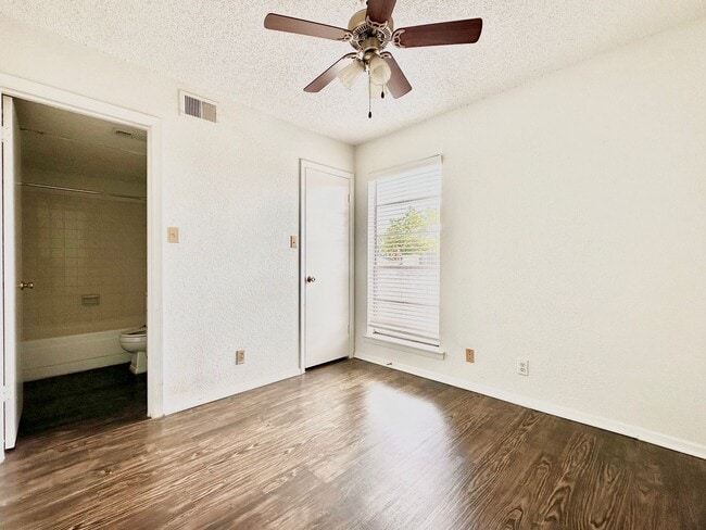 Photo - North Campus 1x1 @ University Quarters