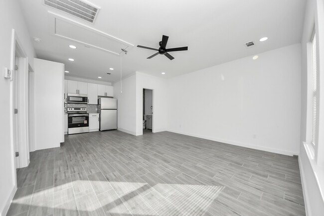 Photo - 2796 Harrison Rd