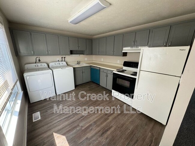 Building Photo - 5520 Beavercrest Dr Unit #16 Rental