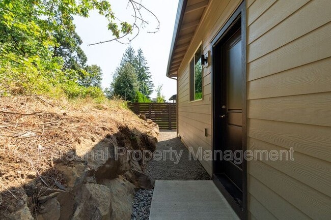 Photo - 1815 N R St Unit B