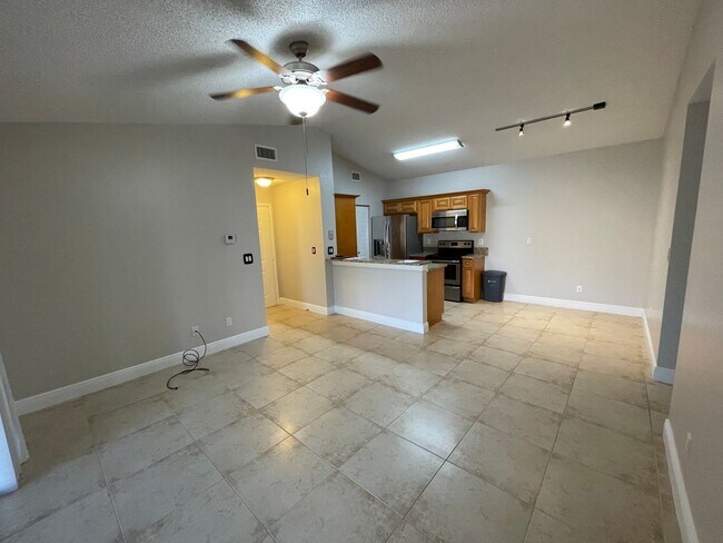ANNUAL RENTAL - OASIS - 1 BED/1 BATH - ANNUAL RENTAL - OASIS - 1 BED/1 BATH Unit 1926