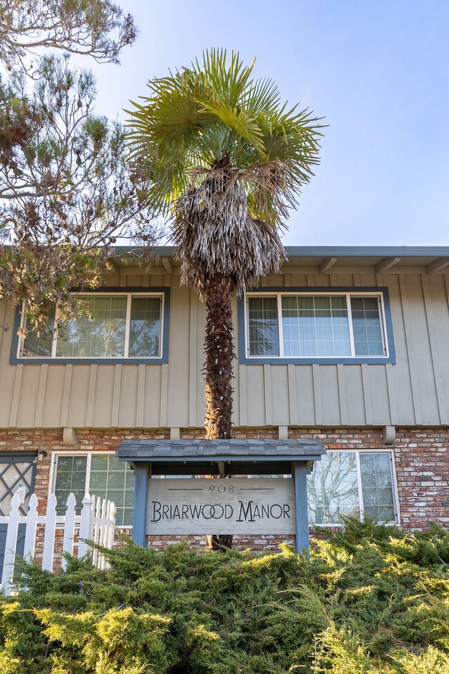 Photo - Briarwood Manor
